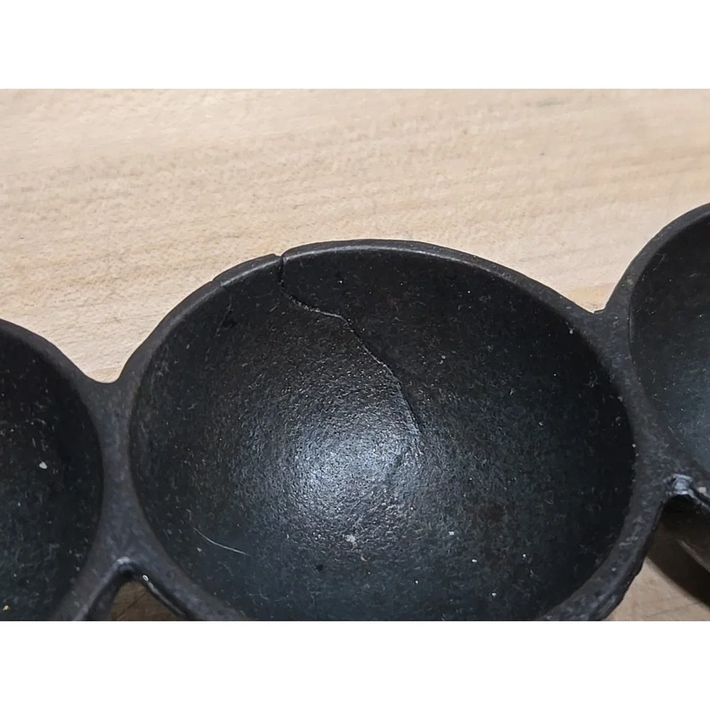 Vintage Early Pre Griswold ERIE No 9 Cast Iron Golf Ball Gem‎ Baking Pan